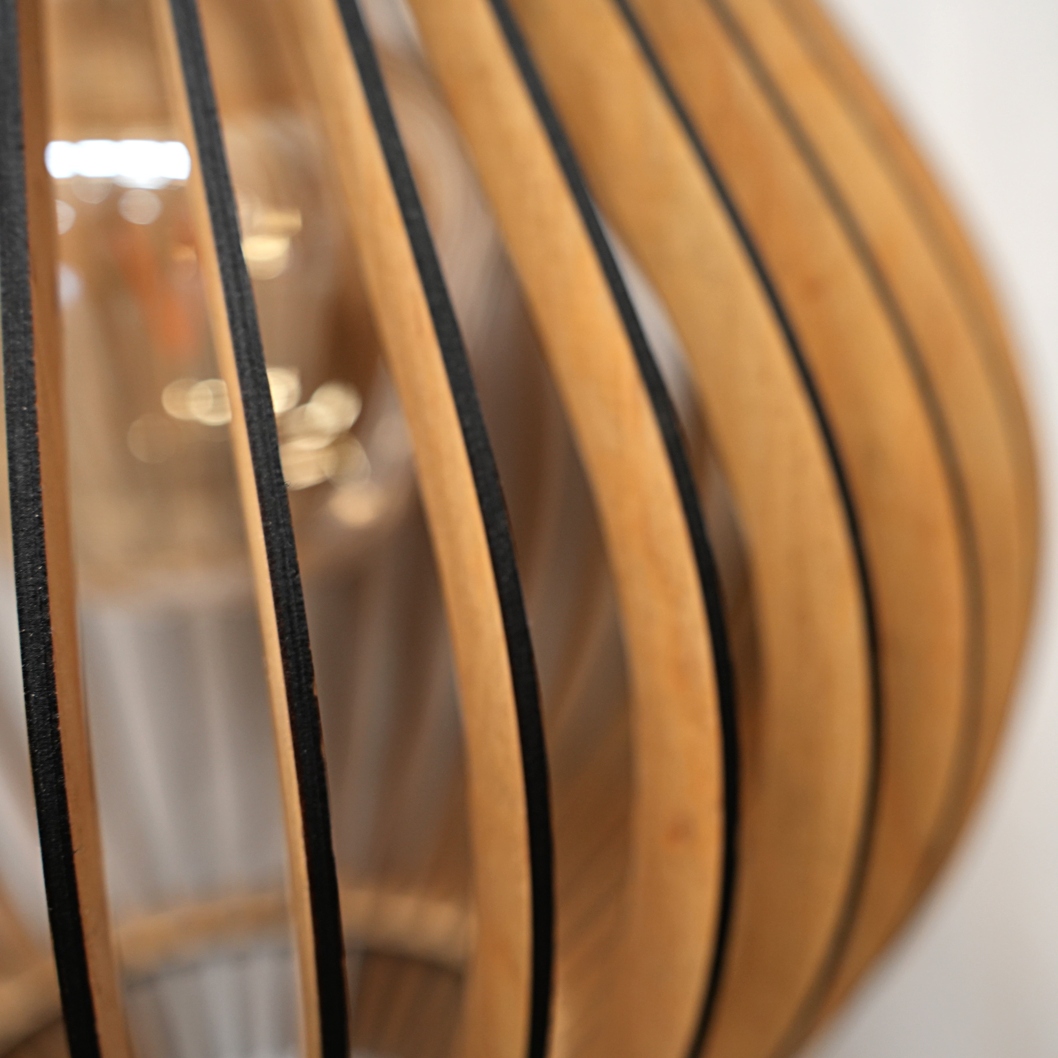 Designer Holzlampe Birne