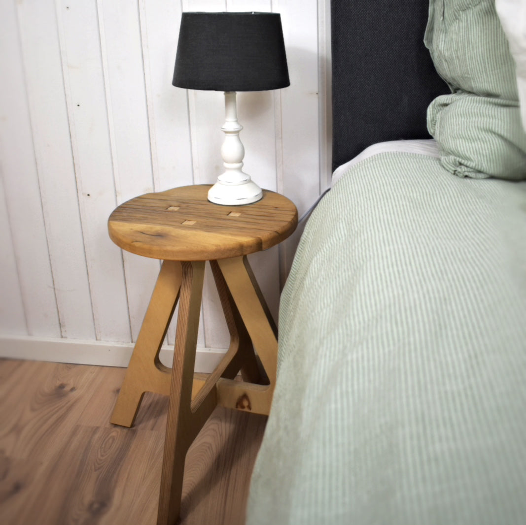 Steckbarer Hocker
